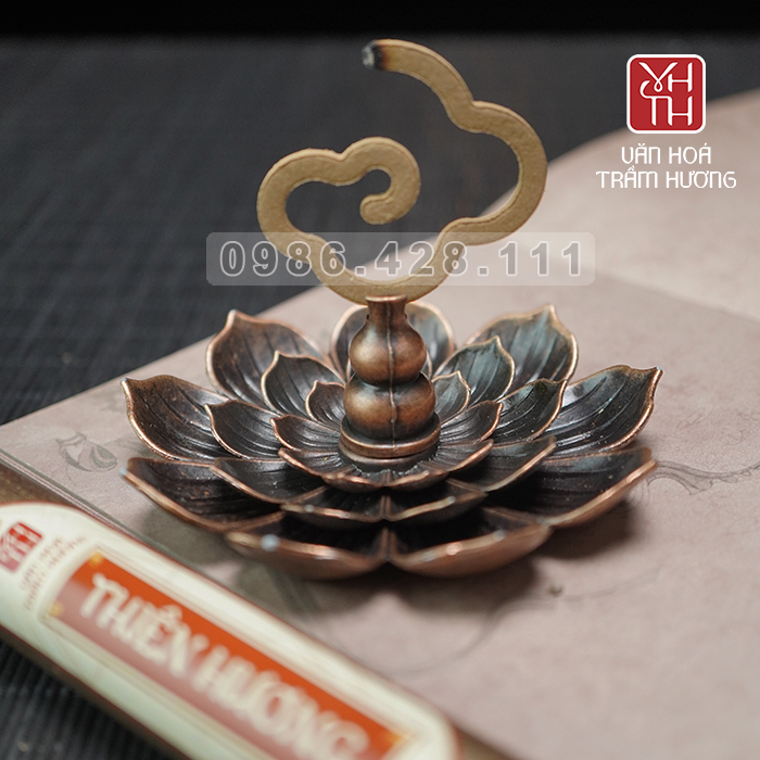 de-cam-nhang-co-ho-lo-di-kem