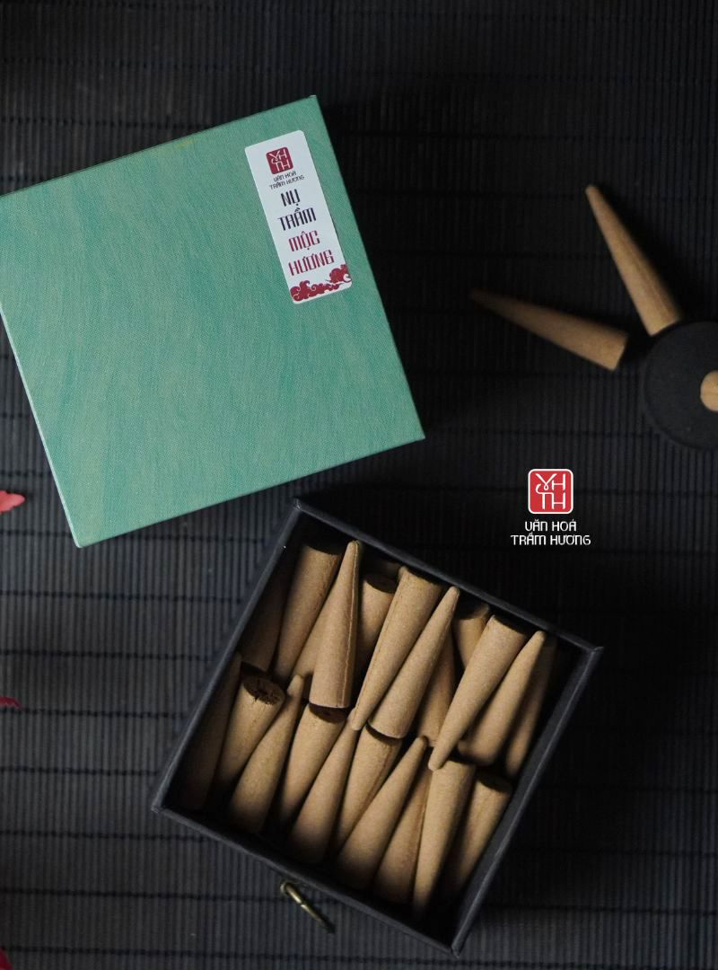 Khi đốt, tỏa hương ngọt sâu, thanh mạnh, không khét Khi đốt, tỏa hương ngọt sâu, thanh mạnh, không khét