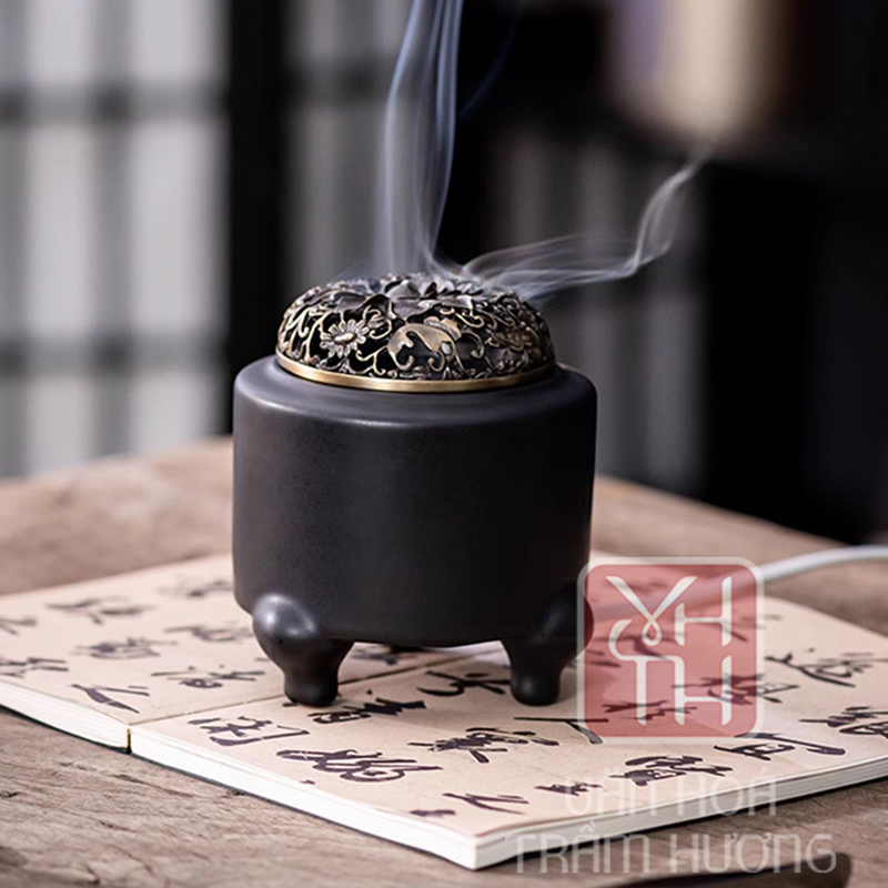 lư Hắc Nê không chỉ dùng xông trầm mà còn là vật trang trí nâng tầm thẩm mỹ