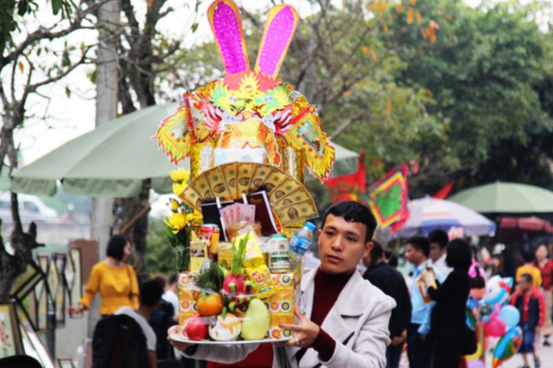 Lễ vật dâng đền Ông Hoàng Mười