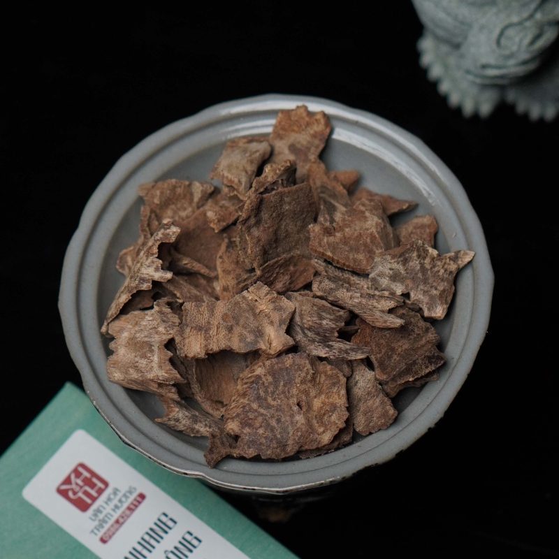 Trầm miếng chân sam size nhỏ chứa hàm lượng tinh dầu cao, khoảng 60% Trầm miếng chân sam size nhỏ chứa hàm lượng tinh dầu cao, khoảng 60%