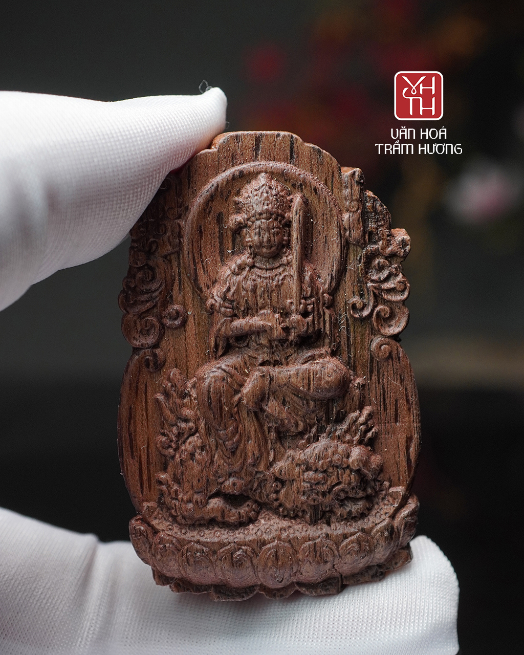 Mặt Phật bản mệnh trầm hương Văn Thù Bồ Tát là sản phẩm tâm linh cao cấp của Văn Hóa Trầm Hương