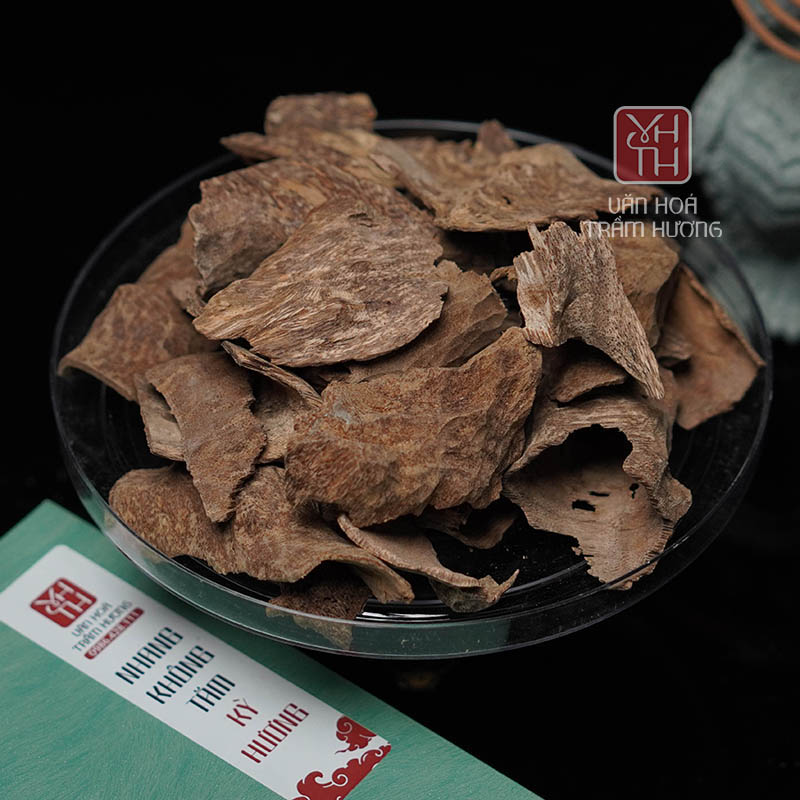 Công dụng của trầm miếng chân sam size trung