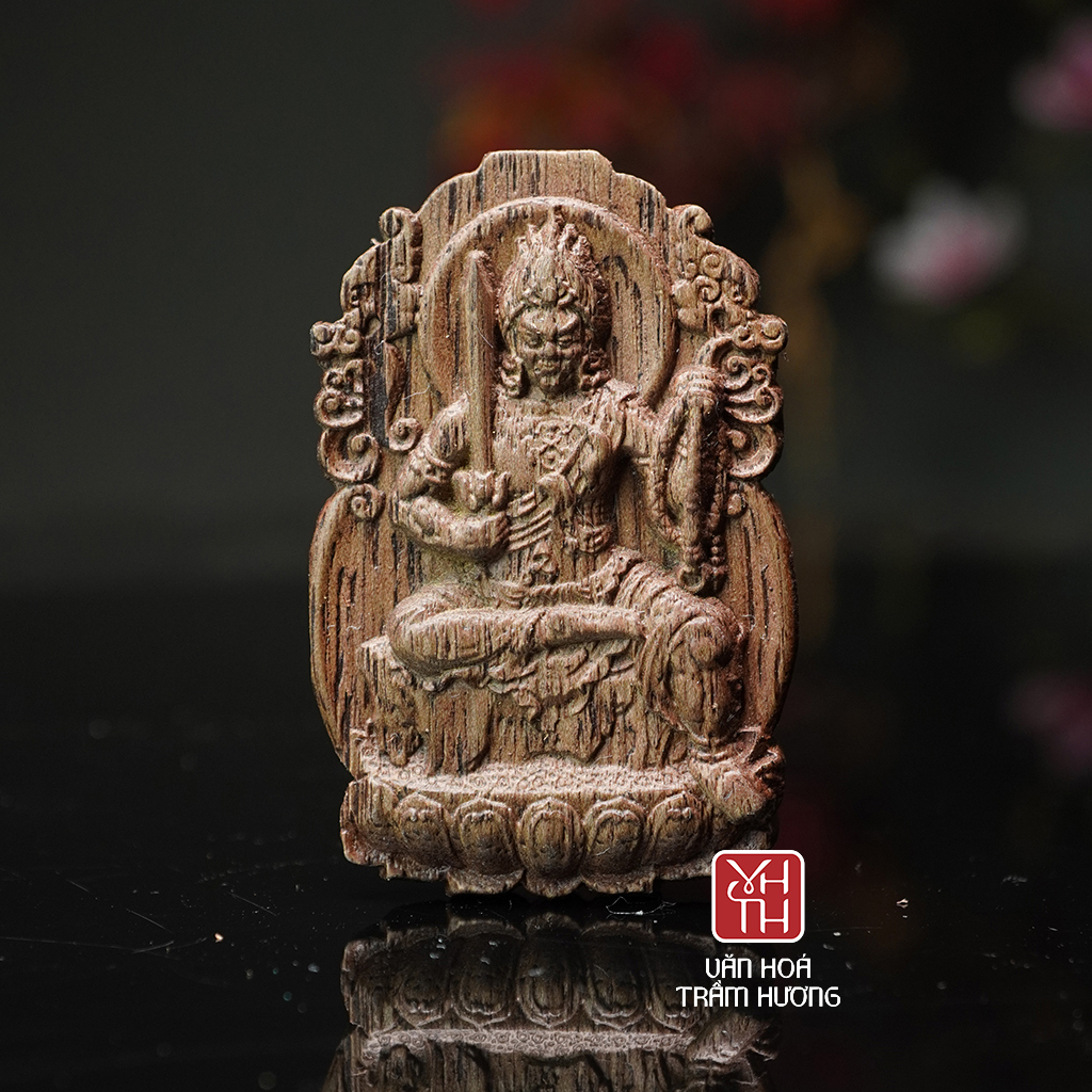 Mặt Phật bản mệnh trầm hương Bất Động Minh Vương