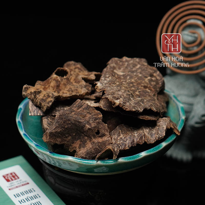 Trầm miếng mọ VIP chứa hàm lượng tinh dầu cao (75%)