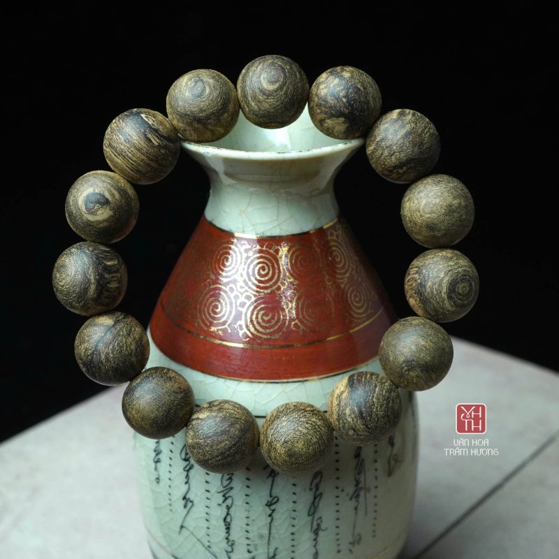 Vòng tay trầm hương bông cận chìm VIP 14mm mùi thơm ngọt mát