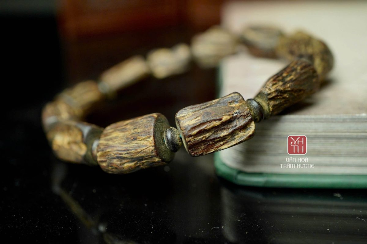 Chất liệu trầm bông chìm nước