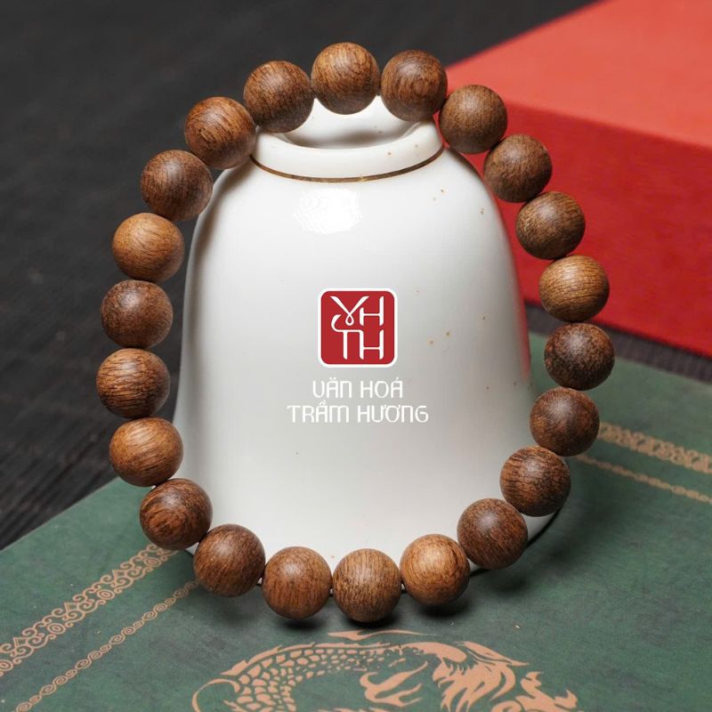 Vòng tay trầm hương 8 ly đơn cận chìm thơm sống ngọt mạnh