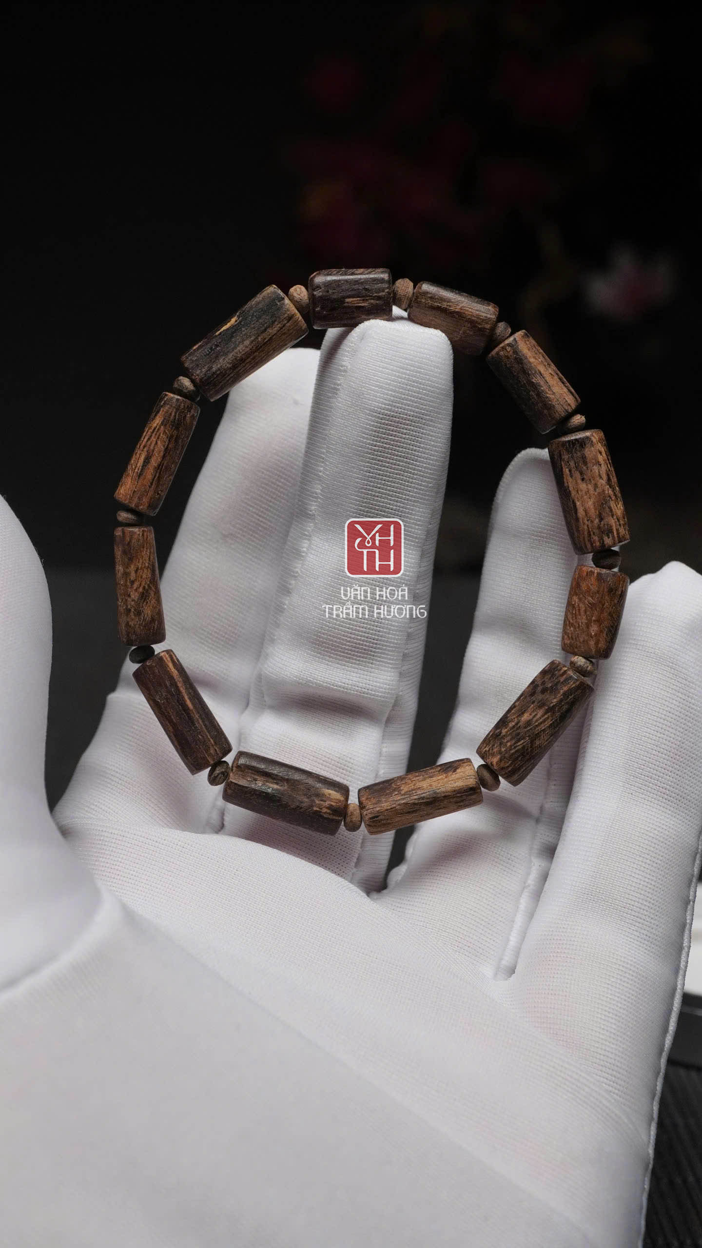 Vòng tay trầm hương đốt thô chìm mùi thơm sống mạnh