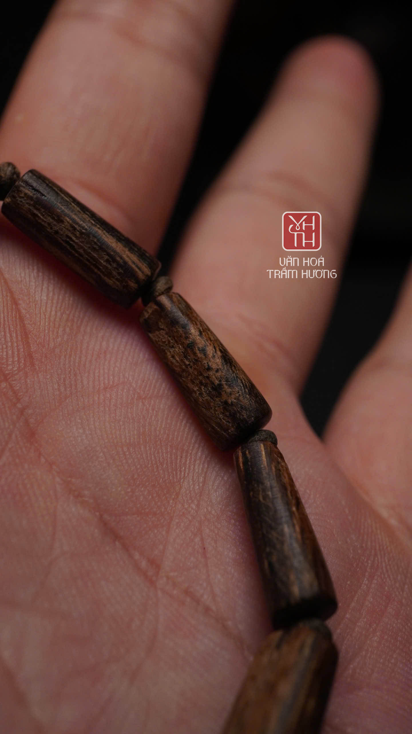 Vân dầu sang trọng màu nâu đậm