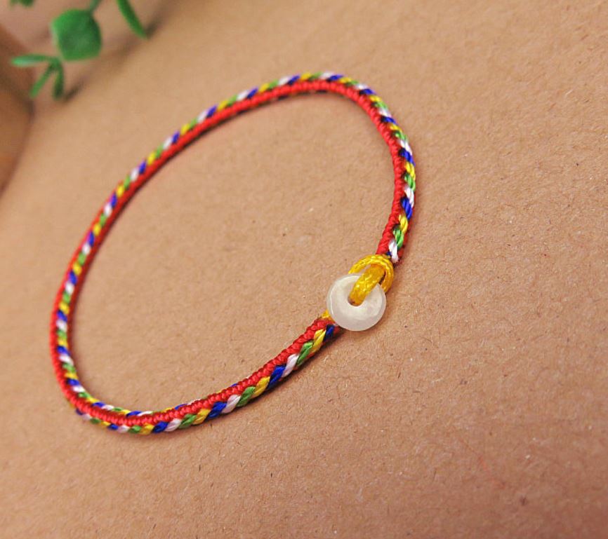 Công dụng thực tế của vòng chỉ ngũ sắc trong đời sống